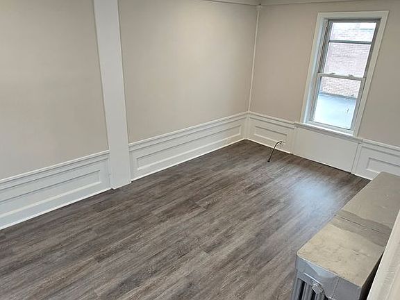 5th image of 2221 Mount Carmel Ave Floor 1