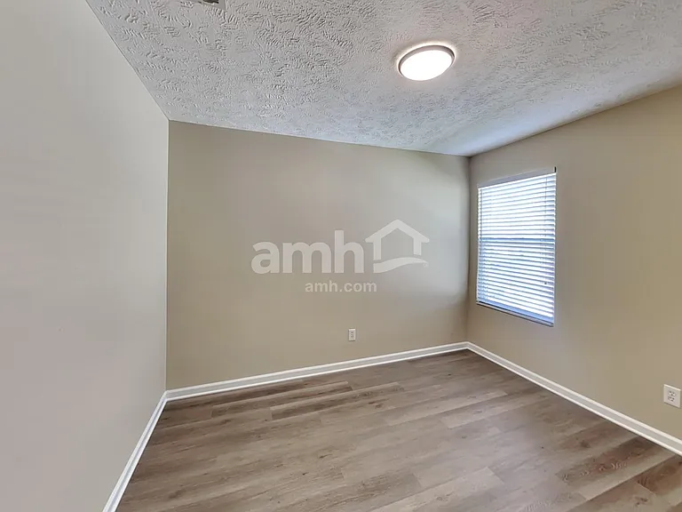 5527 Middlebury Dr — Photo 20