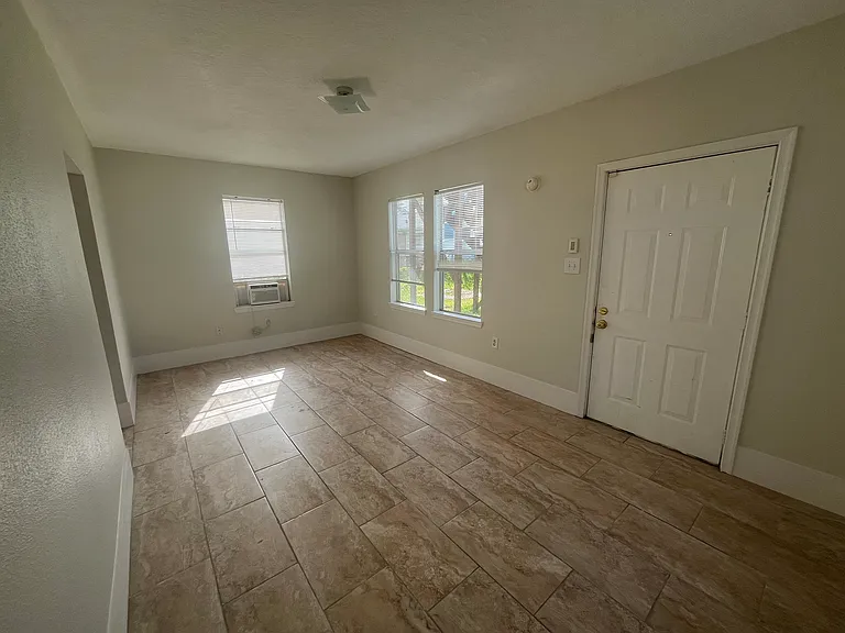 5109 Avenue L #1 — Photo 2