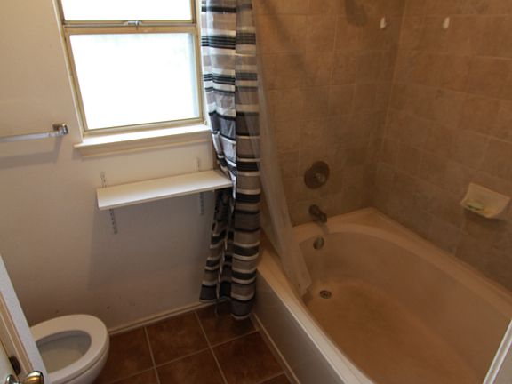 4th image of 13318 Deer Falls Dr