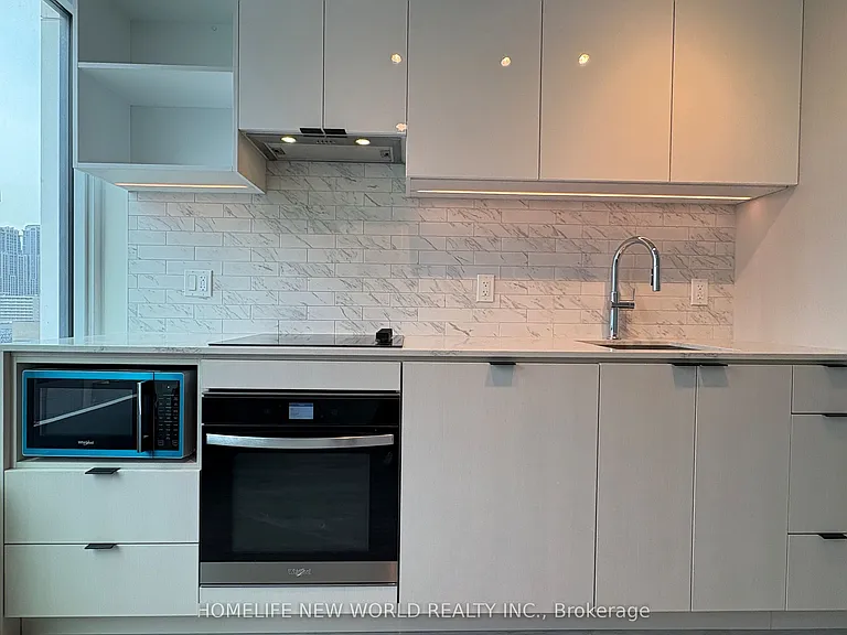 252 Church St #2502 — Photo 7