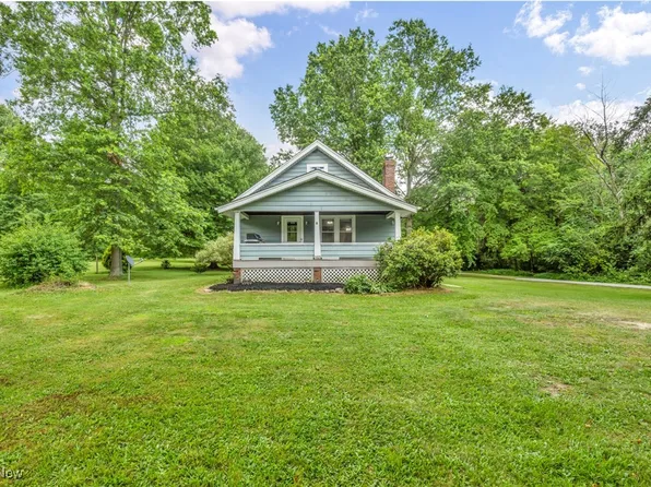 1425 Keefer Rd, Girard, OH 44420