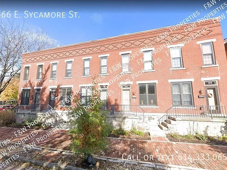 366 E Sycamore St — Photo 1