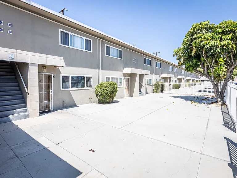 15741 Blaine Ave — Photo 15