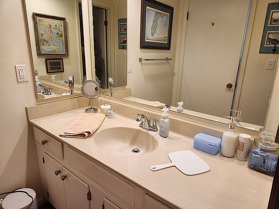 5th image of 4900 N Knoxville Ave APT 116A