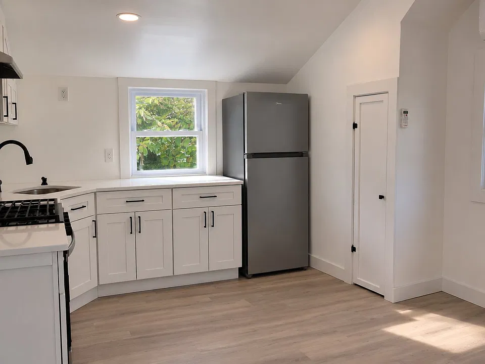 5 Marion Ave #2