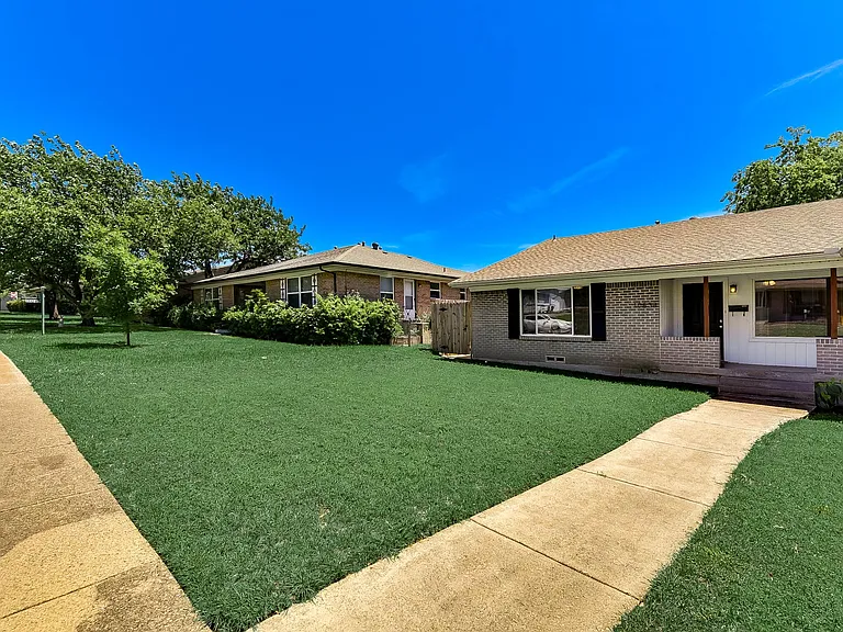10838 Marchant Cir — Photo 1
