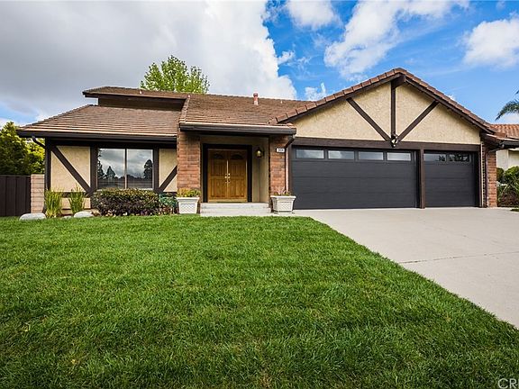 3rd image of 3434 Birdsong Ave