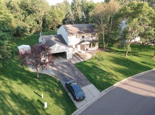 2226 Rogers Ct, Mendota Heights, MN 55120