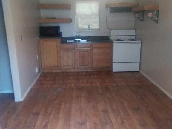 2nd image of 218 1/2 N Park Ave
