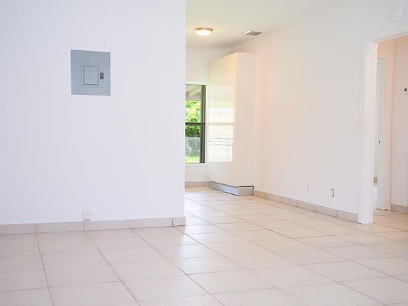 2nd image of 10921 NE 9th Ct #2