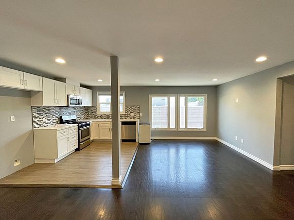 2nd image of 402 S Robertson Blvd APT 6
