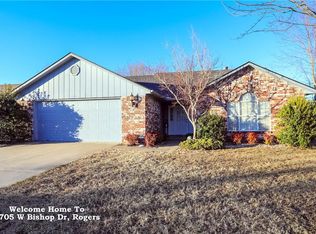2705 W Bishop Dr, Rogers, AR 72756