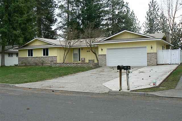 1st image of 610 E Bedivere Dr