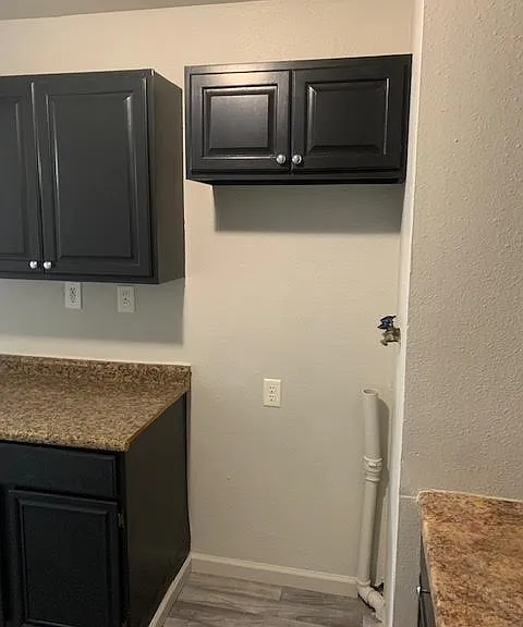734 Saint Nicholas Dr — Photo 14
