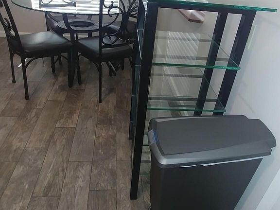 2nd image of 1822 Republic St