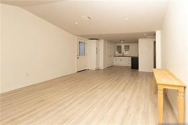 2 bed, 1.0 bath, 765 sqft, $975 — Photo 2