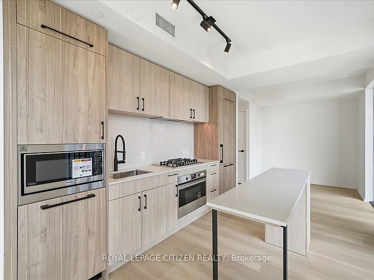 109 Erskine Ave #1602 — Photo 24