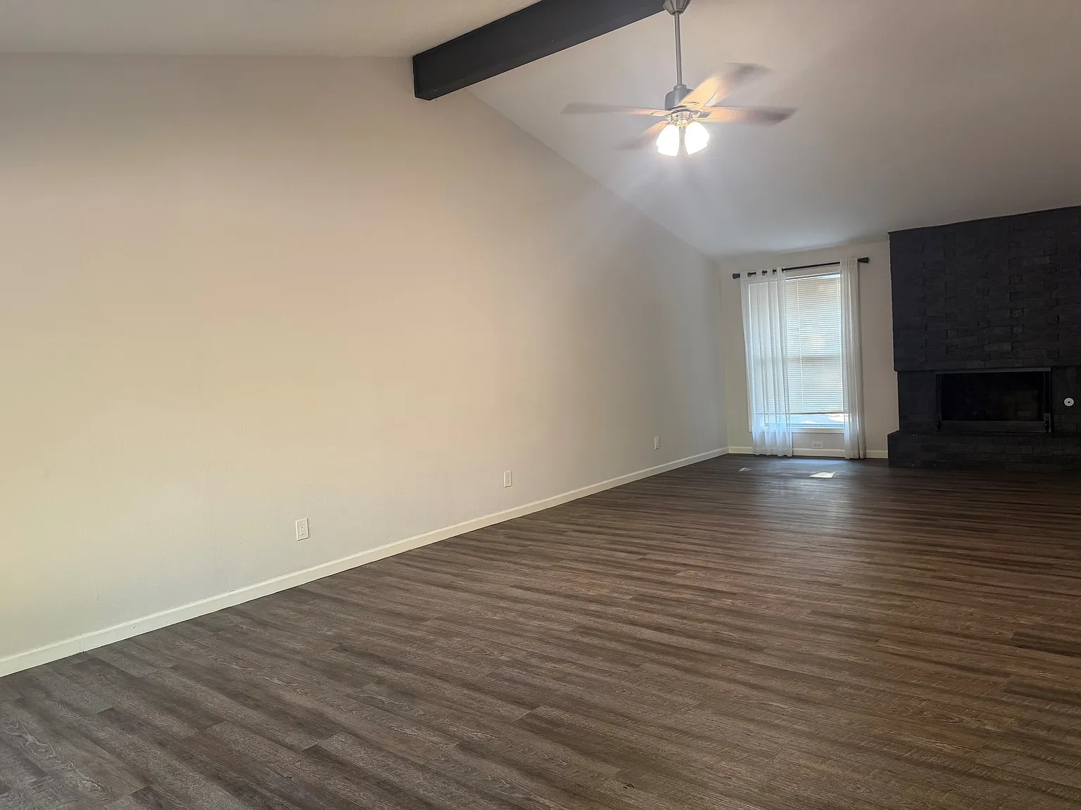 4 bed, 1920 sqft, $2,950 — Photo 3