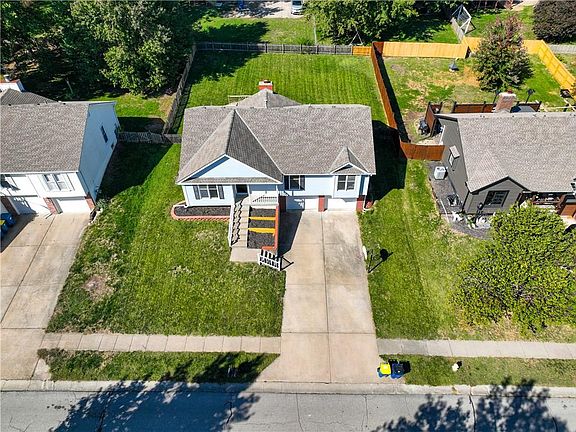 3rd image of 1620 Dunwich Dr