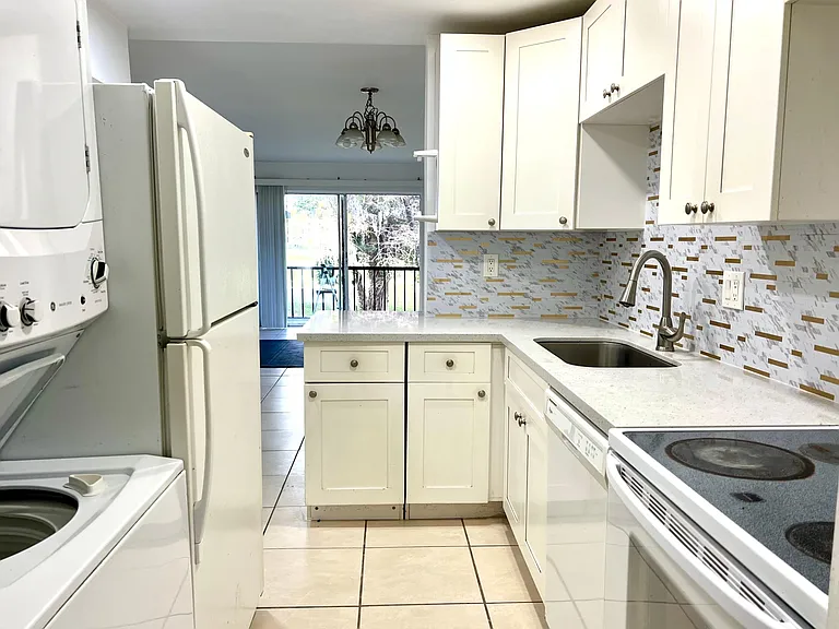7820 Colony Cir S #204 — Photo 3