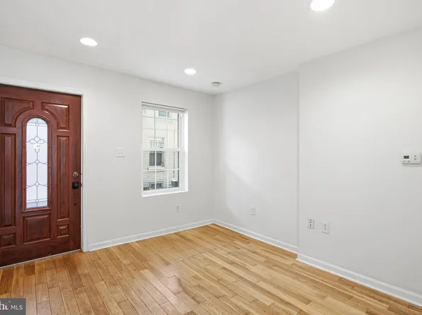 1717 Webster St, Philadelphia, PA 19146