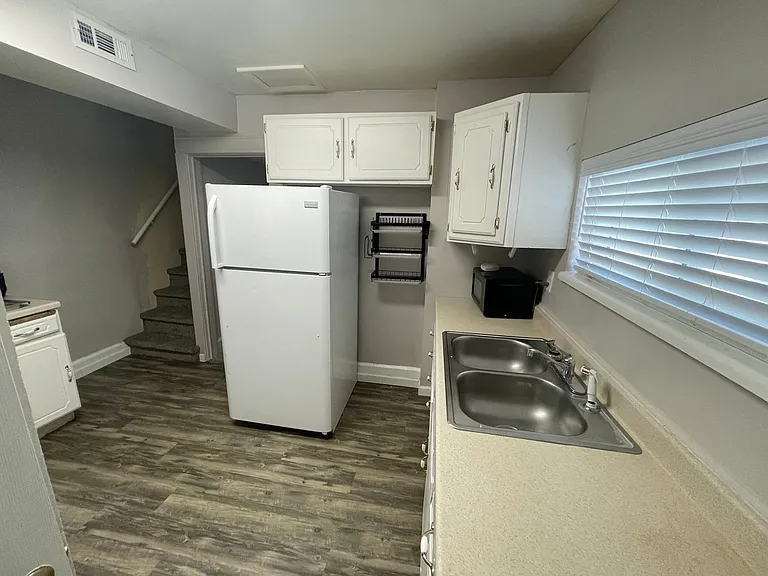 520 N Dexter St — Photo 10
