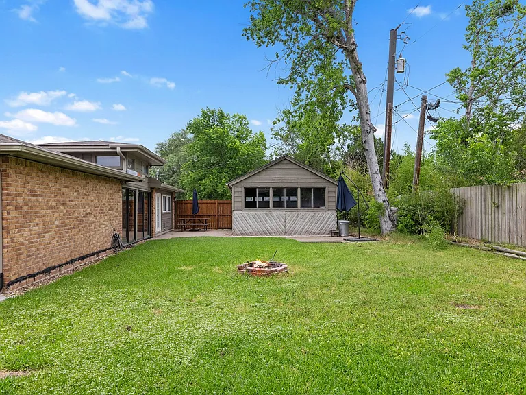 1222 Haines Dr — Photo 23