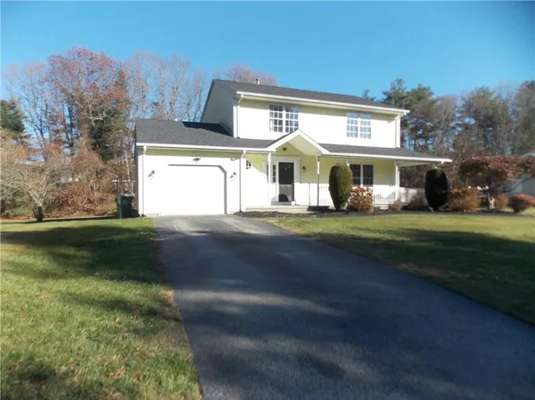 4 Balsam Ln, Smithfield, RI 02917