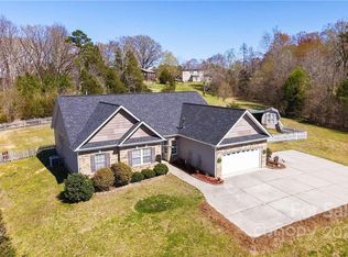 1211 Hidden Oaks Dr SE, Concord, NC 28025