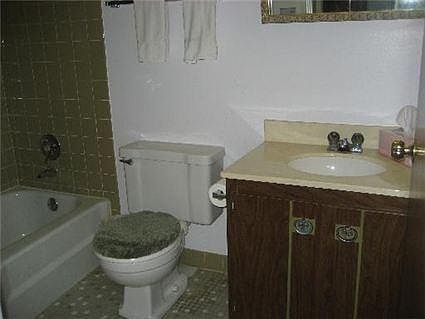 3rd image of 7460 Grand Ave APT 204
