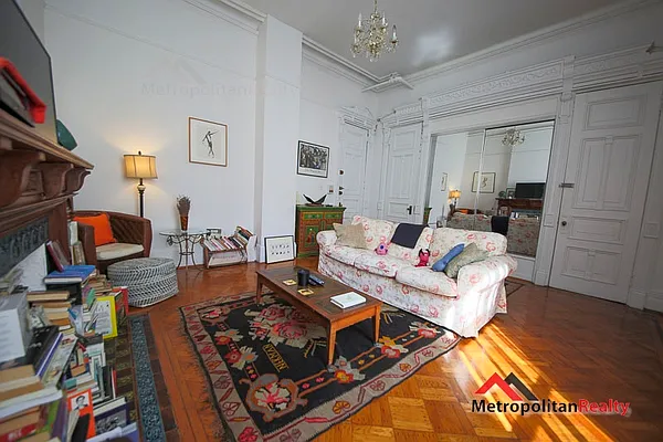 Rented by Metropolitan Realty | media 5