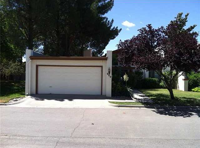 1st image of 600 Lakeway Dr #600