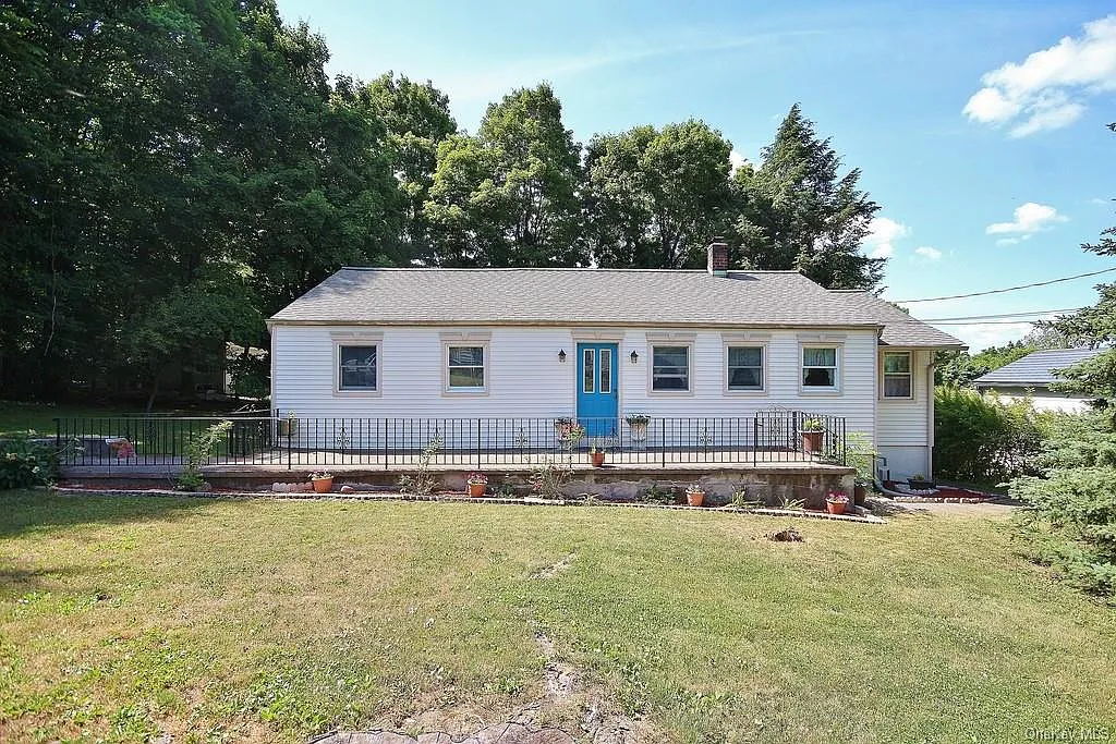 7 Willow Rd photo 1