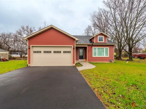 6110 Edgewood Dr, Niagara Falls, NY 14304