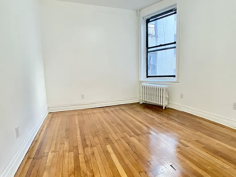 295 Parkside Ave #3C — Photo 9
