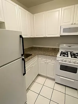 Rented by REAL New York | media 3