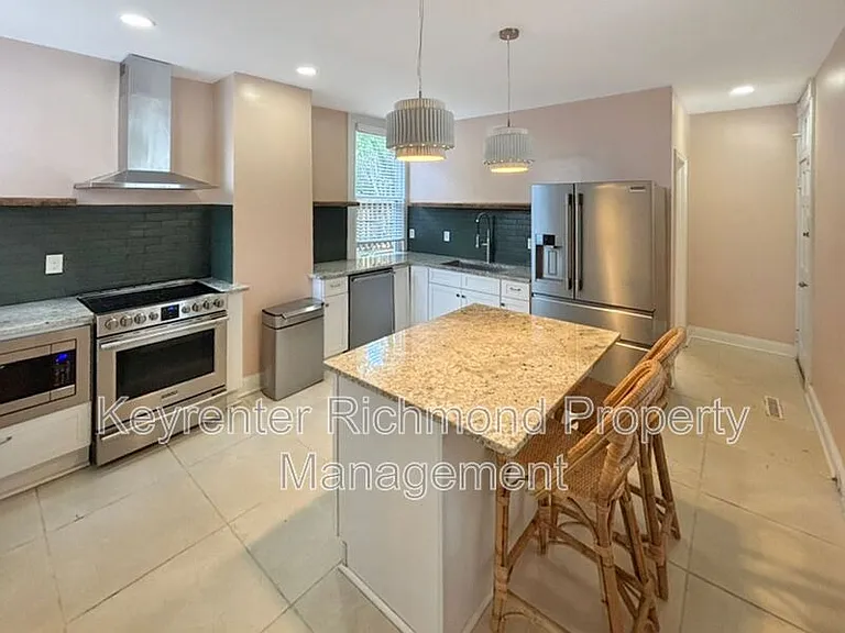 2220 E Marshall St — Photo 6