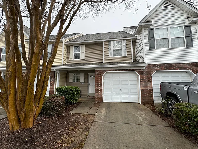 633 Rock Lake Gln — Photo 4