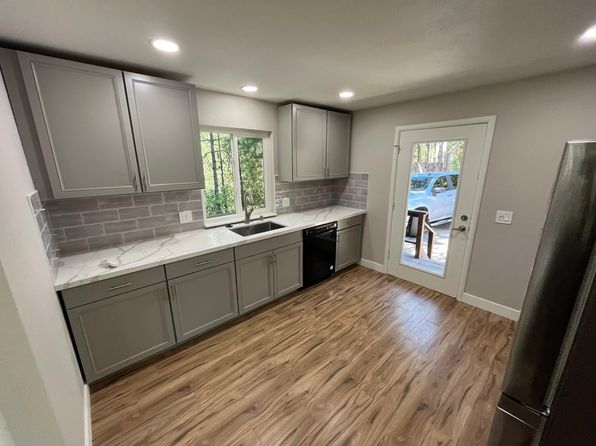 1860 Point View Dr #2