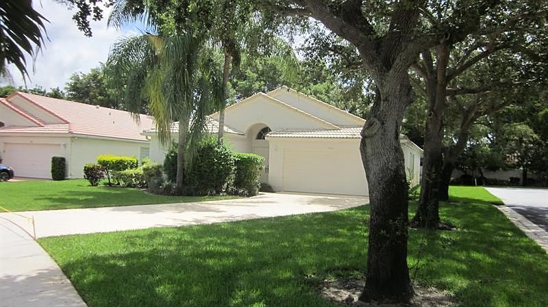 1st image of 9816 Arbor View Dr S