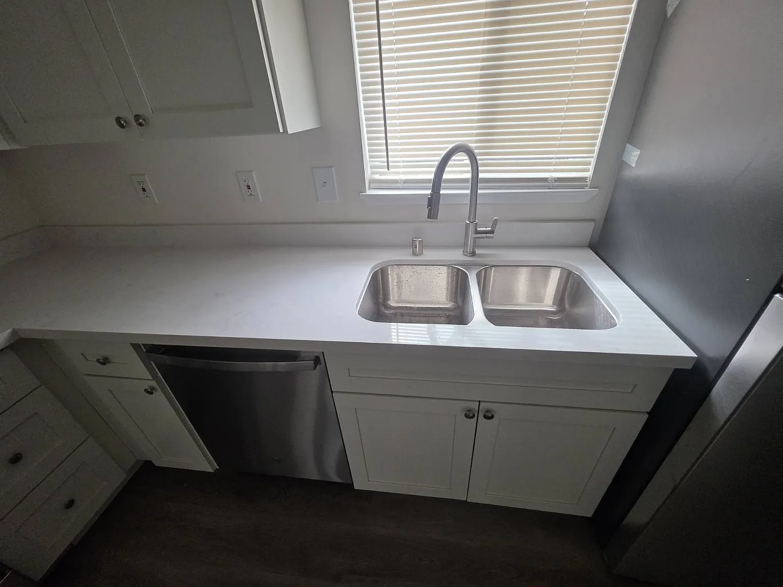 4 bed, 740 sqft, $2,200 — Photo 3