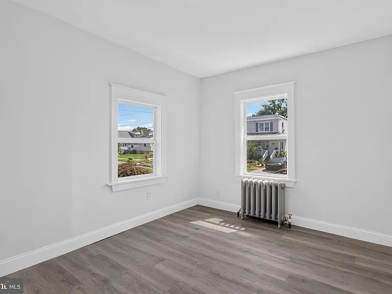 319 Laurel Ave — Photo 7