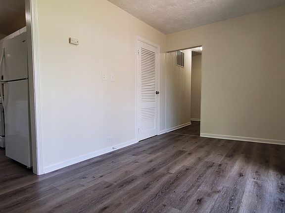 5th image of 37069 N Avon Dr