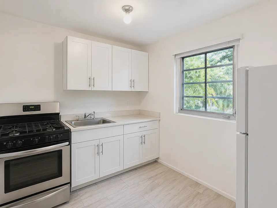 3631 Thomas Ave Miami, FL 33133