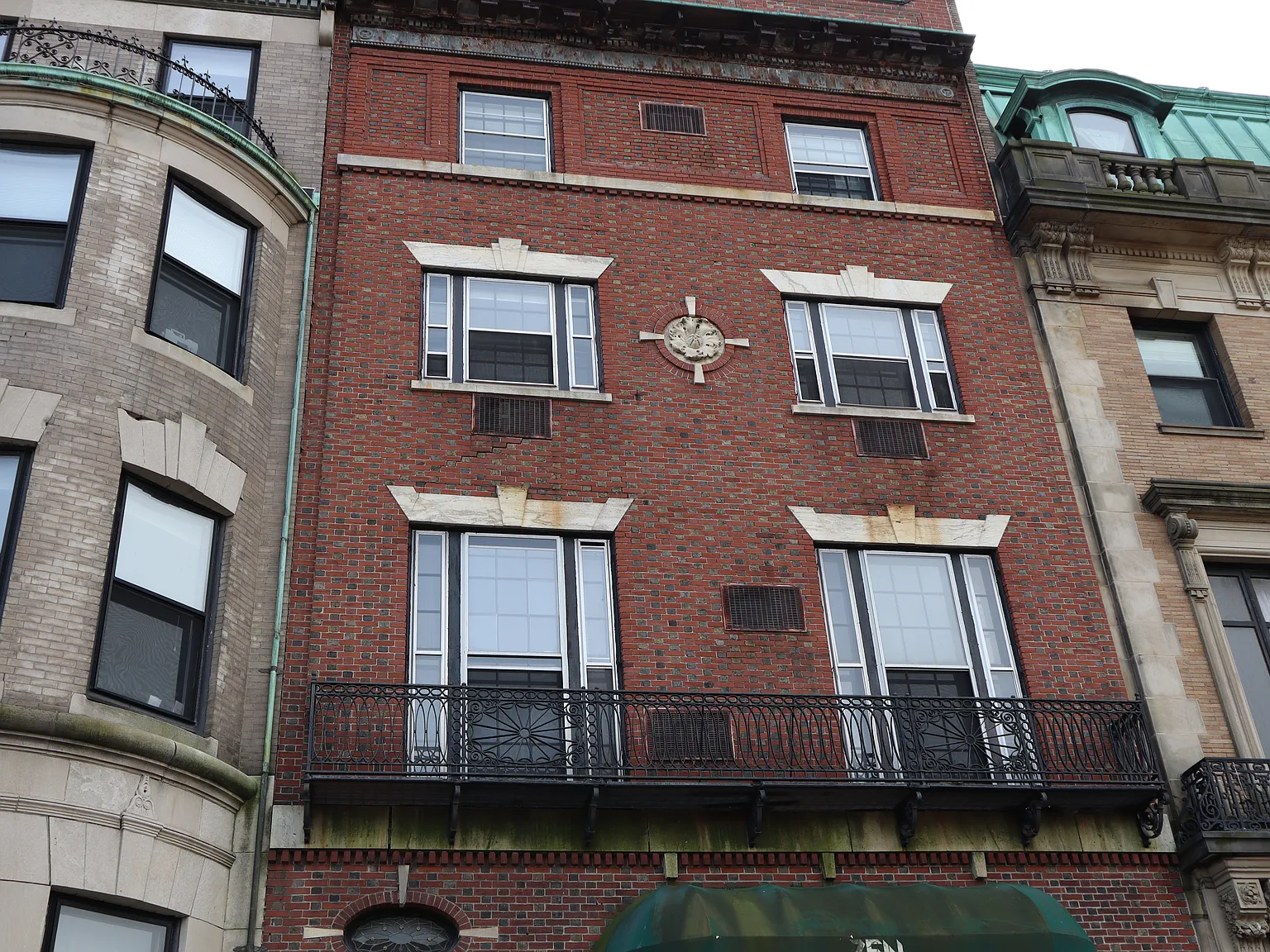 1 bed, 375 sqft, $2,700 — Photo 1