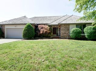 210 W Carlton St, Nixa, MO 65714