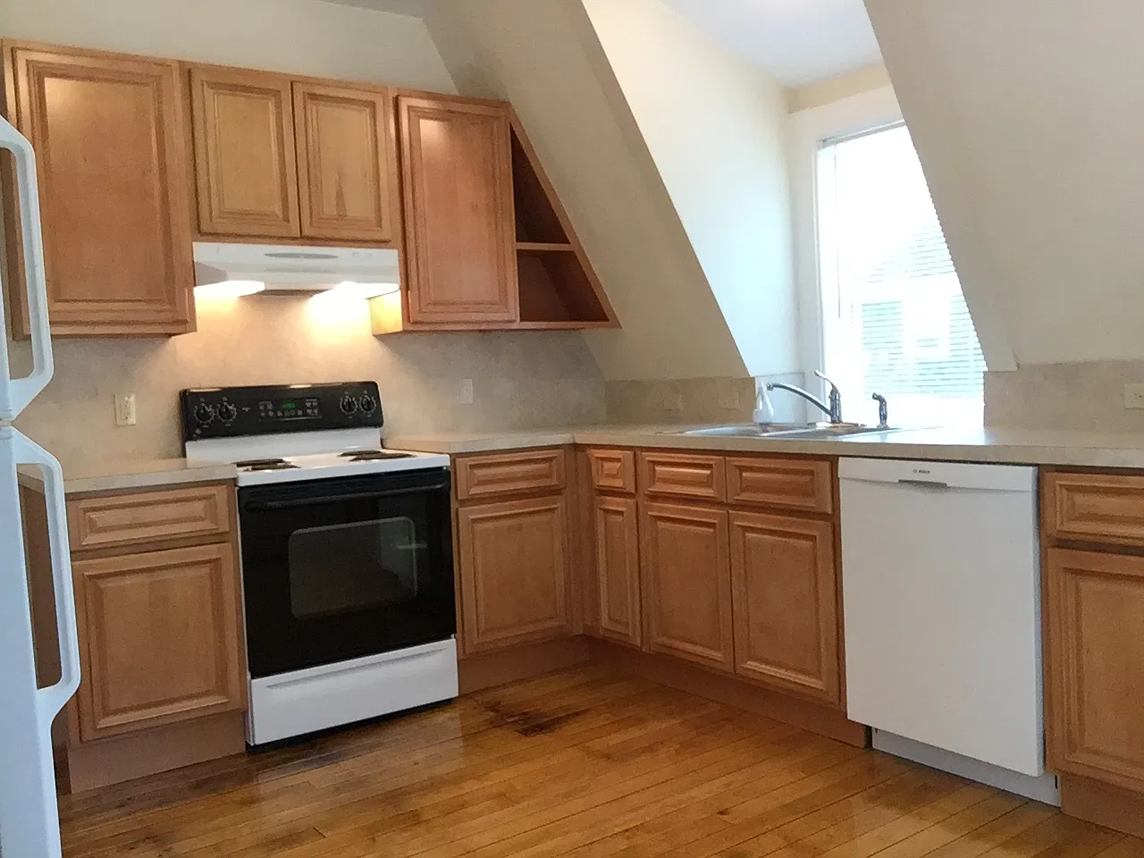 2 bed, $1,600 — Photo 2