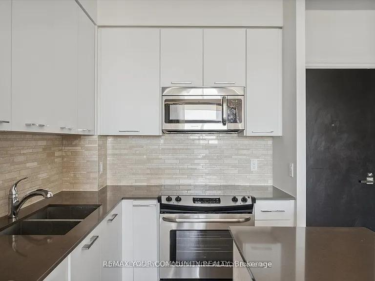 9471 Yonge St #230 — Photo 9
