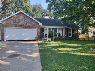 1831 Bourne Cir, Clarksville, TN 37043